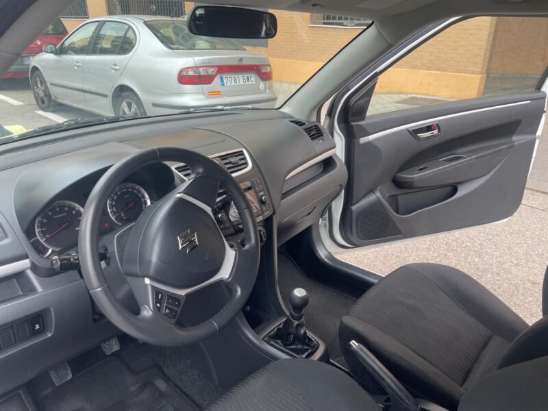 SUZUKI SWIFT 1.2 tres puertas